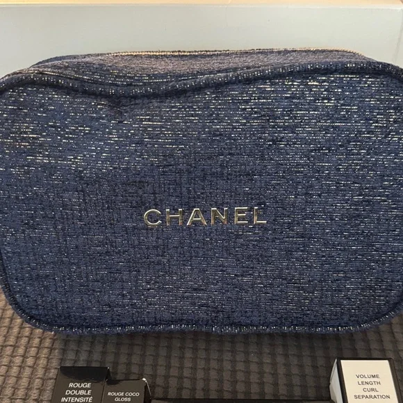 CHANEL Navy and Black Cosmetic Set - Picture 2 of 7
